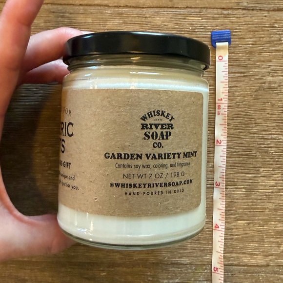 Candle for Generic Gifts: Smells Like a Re-Gift. White Candle. - Picture 6 of 7